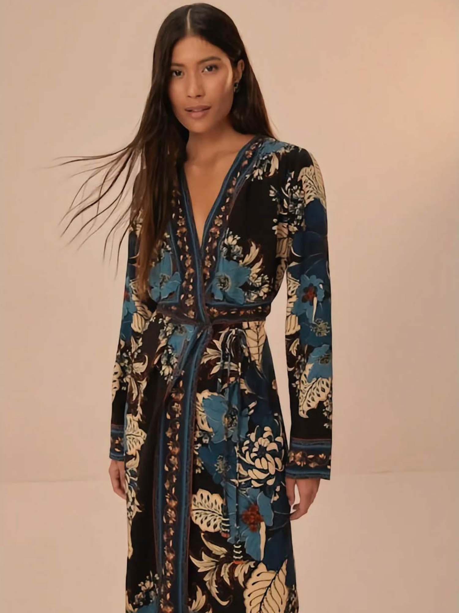 farm rio blossom tapestry black midi dress Γυναικείο Φόρεμα Wrap Black 325353 Option:56 Mens-shoes A fitted waist flows UO Quartz Black Floral
